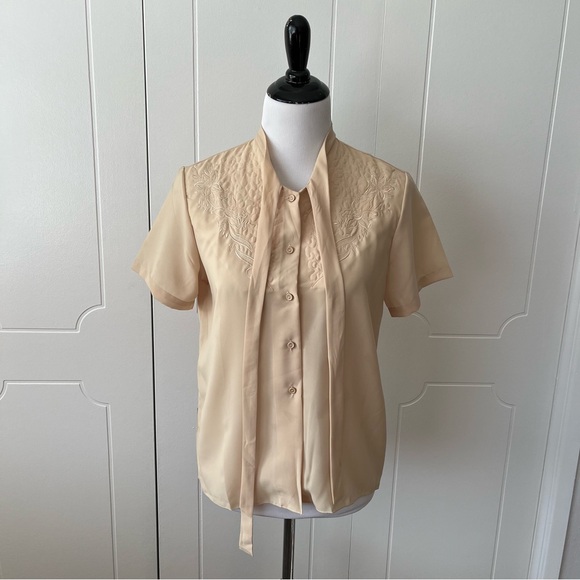 50s style Short Sleeve Tie Neck Blouse - Picture 3 of 6